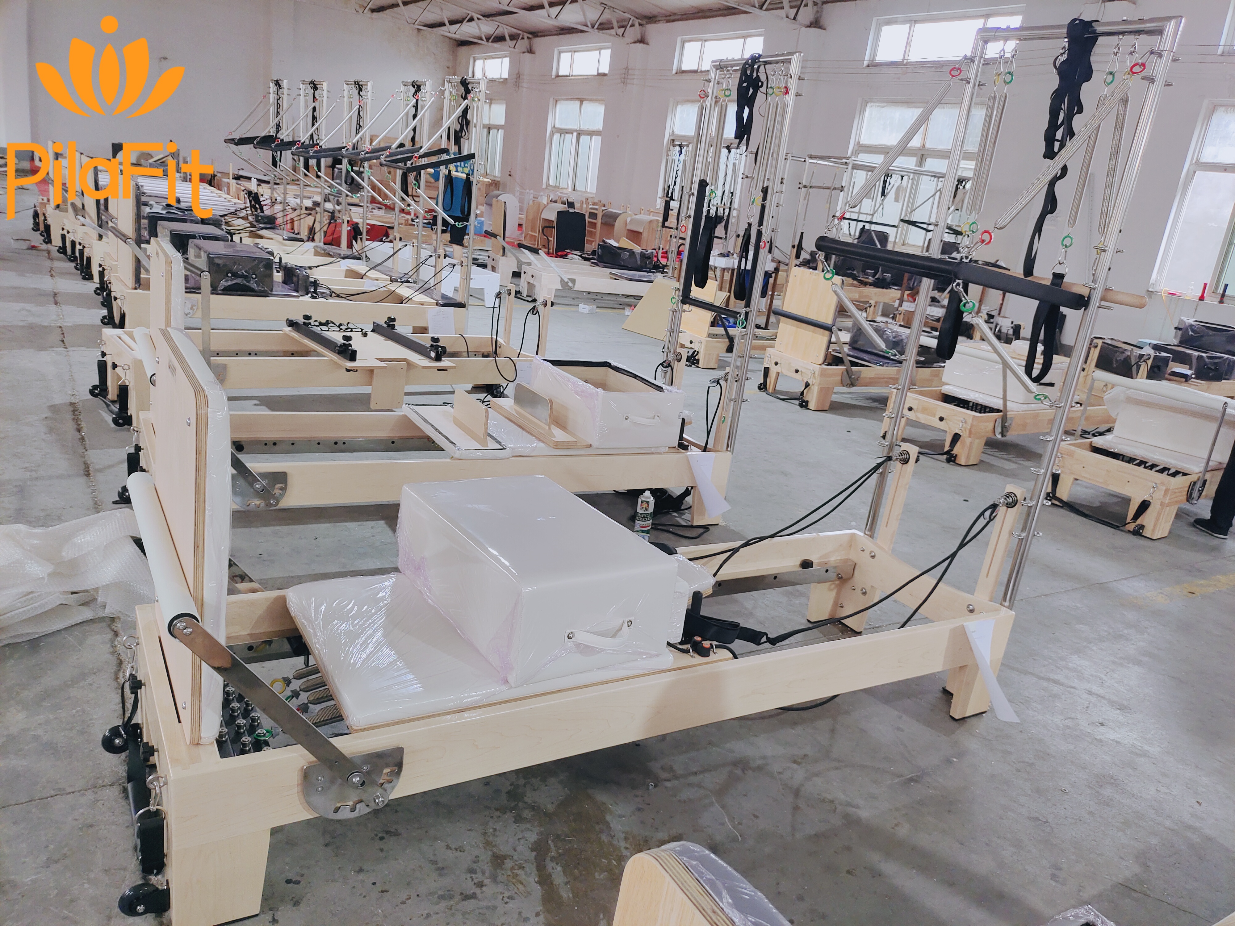 Wholesale Maple Wood Rubber Wood Beech Wood Yoga Pilates Reformer With Tower on Sale 
